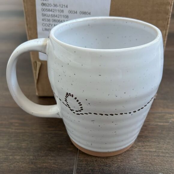 Anthropologie NIB Sweater Weather A Hug in a Mug Mittens Mug Stoneware Cup 16oz - Picture 8 of 10